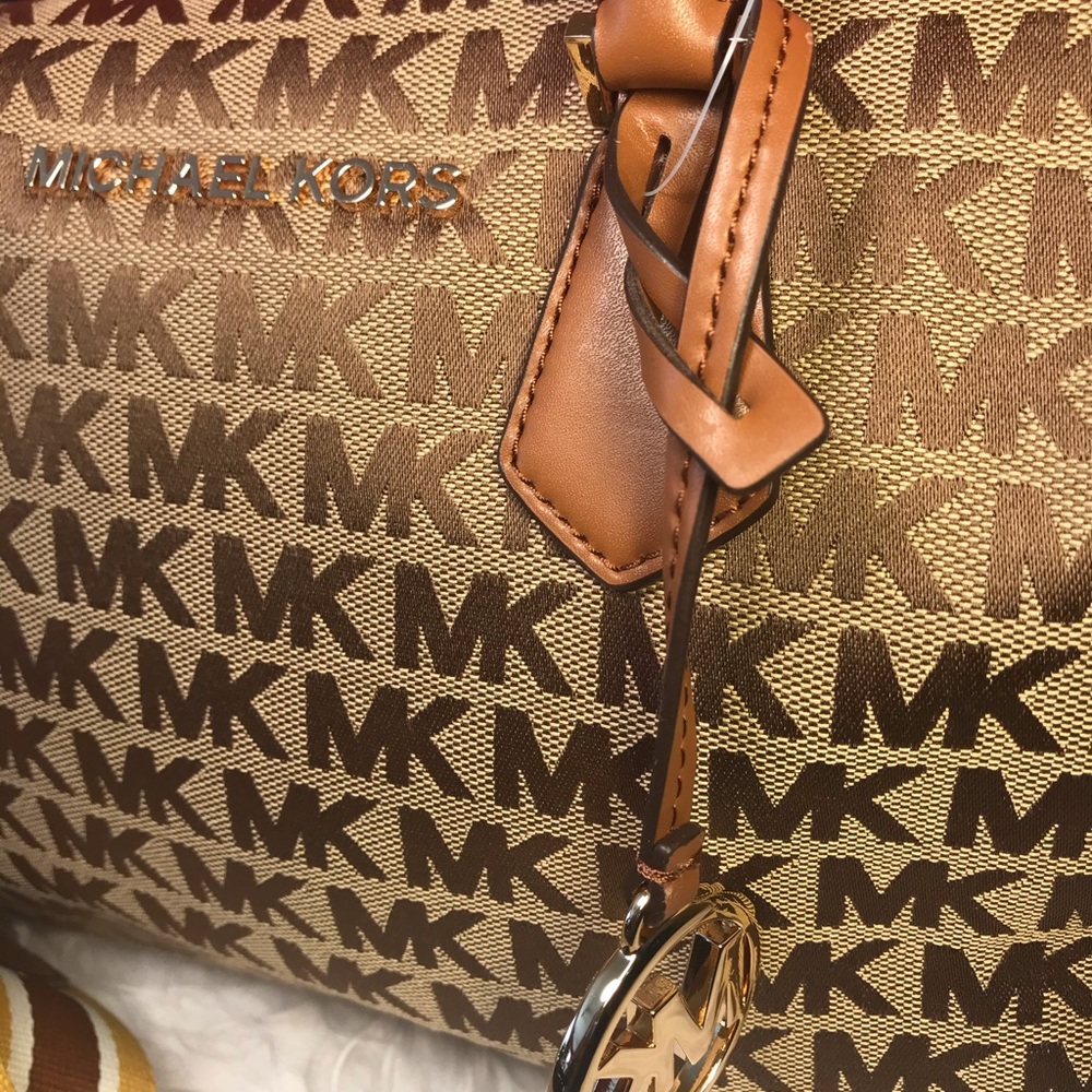 🌺 NEW MK MICHAEL KORS SIGNATURE SATCHEL DUFFLE - Picture 3 of 7